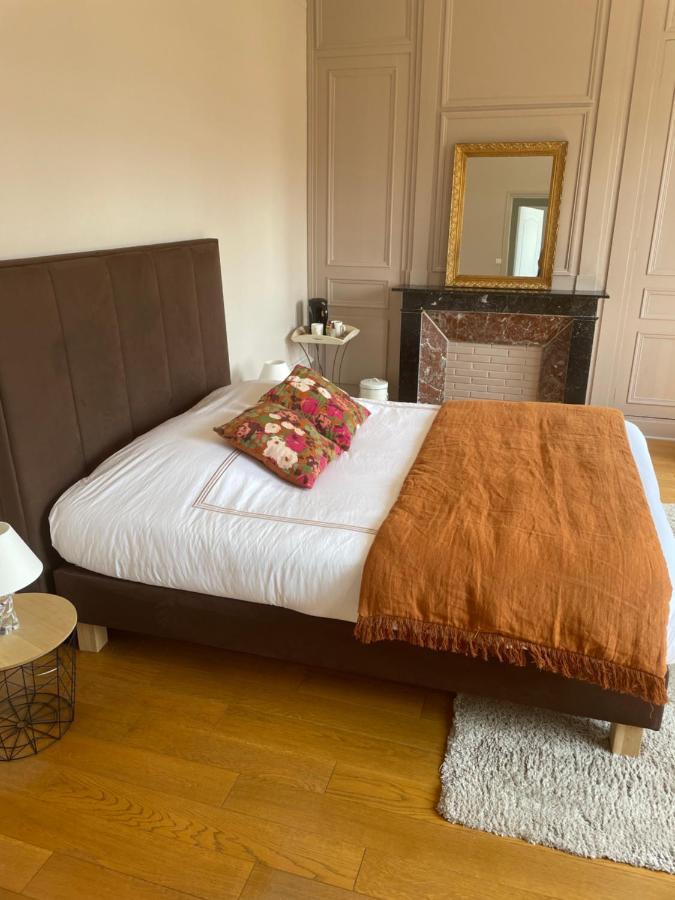 Le Logis D'Anne-Sophie Bed & Breakfast Chuignolles ภายนอก รูปภาพ